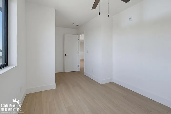 3075 Hawthorn St #5 — Photo 18