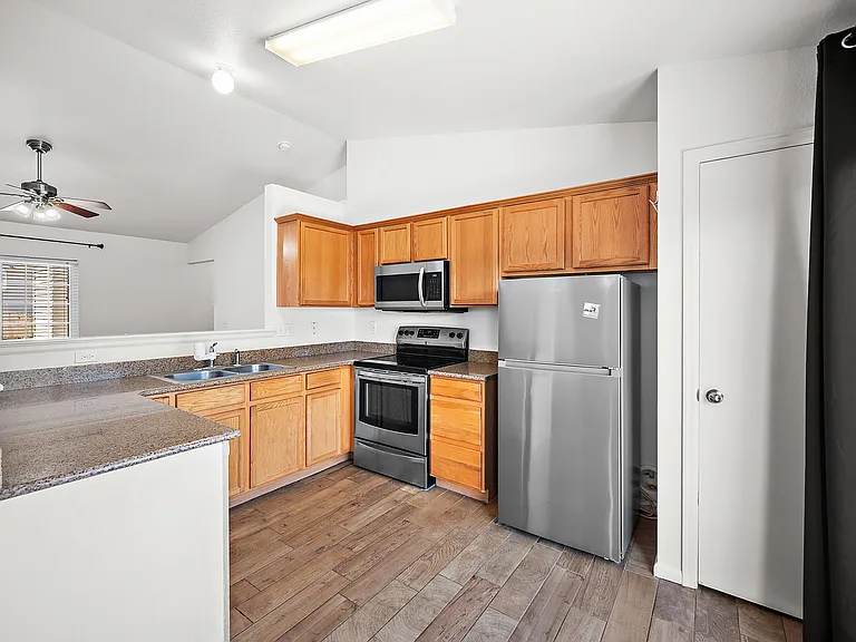 1355 Lords Hill Dr — Photo 10