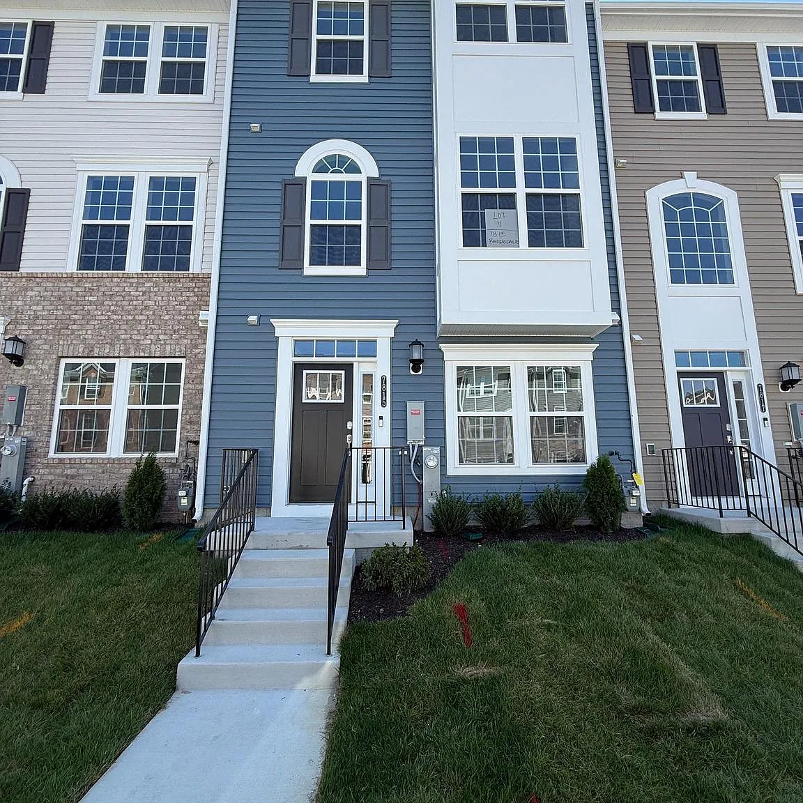3 bed, 4.0 bath, 1688 sqft, $3,000 — Photo 2