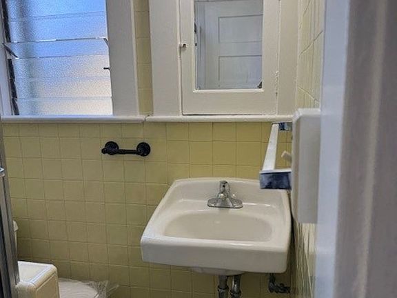 5th image of 1040 Mason St #403
