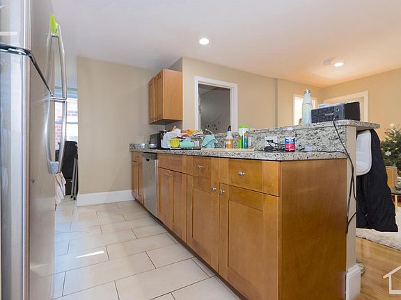 2nd image of 325 Saint Paul St #3TT