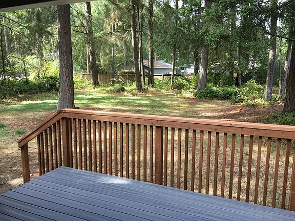 Deck / Back Yard