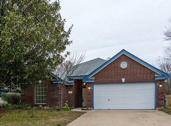 5th image of 210 N Mount Rushmore Dr