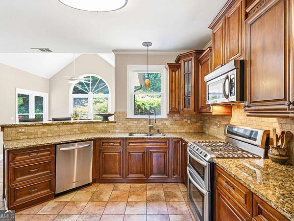 3rd image of 3050 Ridge Oak Dr