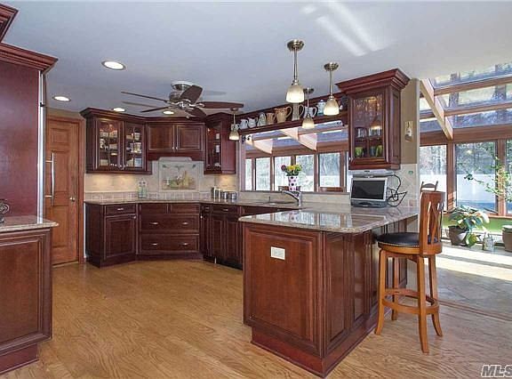 4th image of 53 White Pine Way