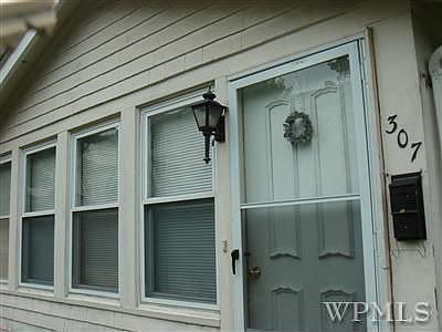 3rd image of 307 Stanley Ave