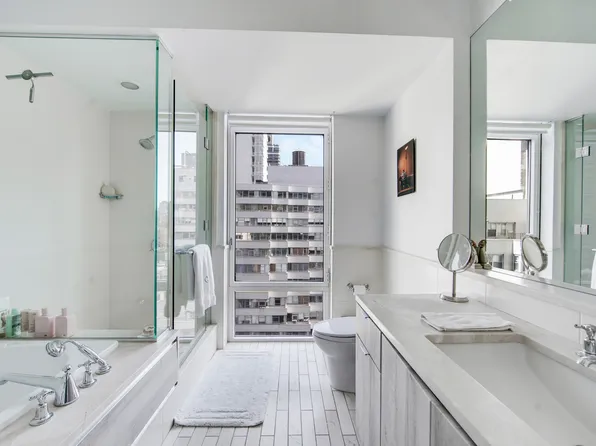 207 East 57th Street 20A image 17 of 17