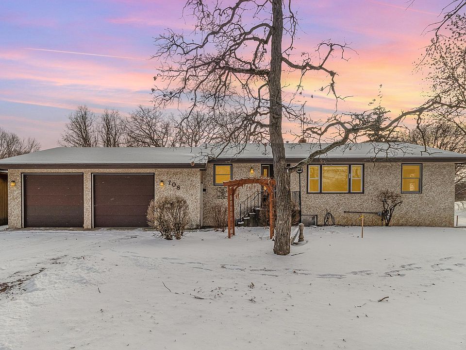 1st image of 708 Viking Blvd NE