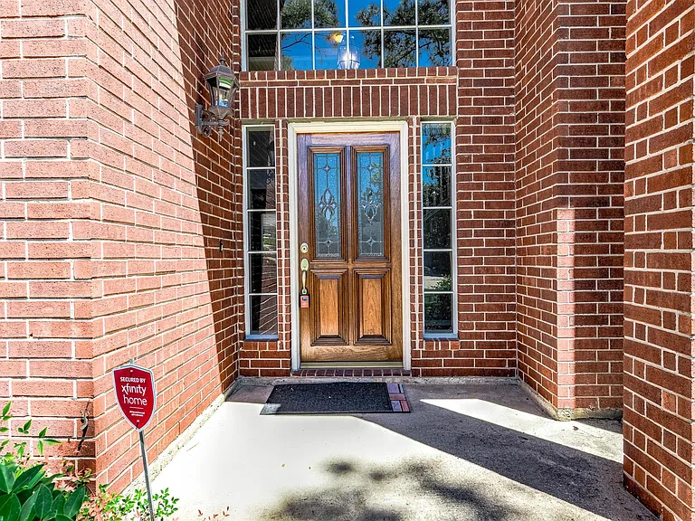 7902 Feather Springs Dr — Photo 4