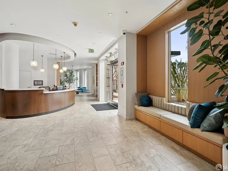 88 King St #104 — Photo 33