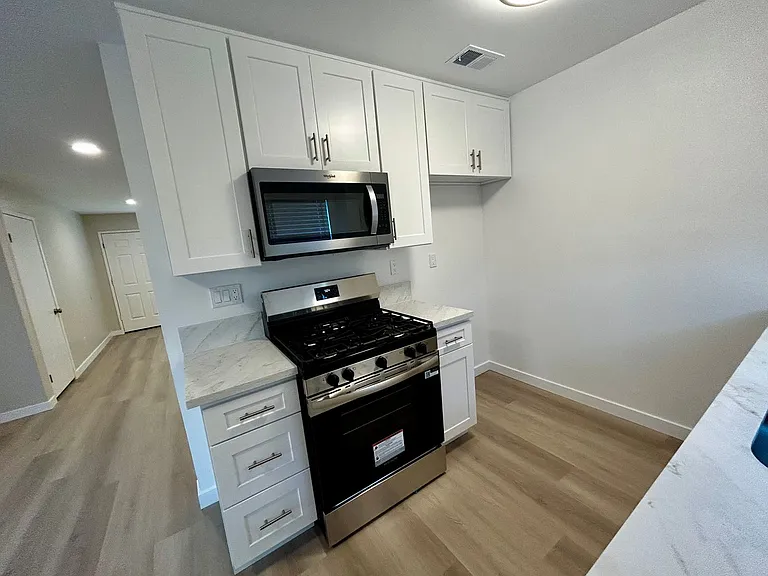 10782 Walnut Street — Photo 8