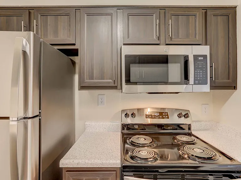 Americana Lakewood Apartments — Photo 14