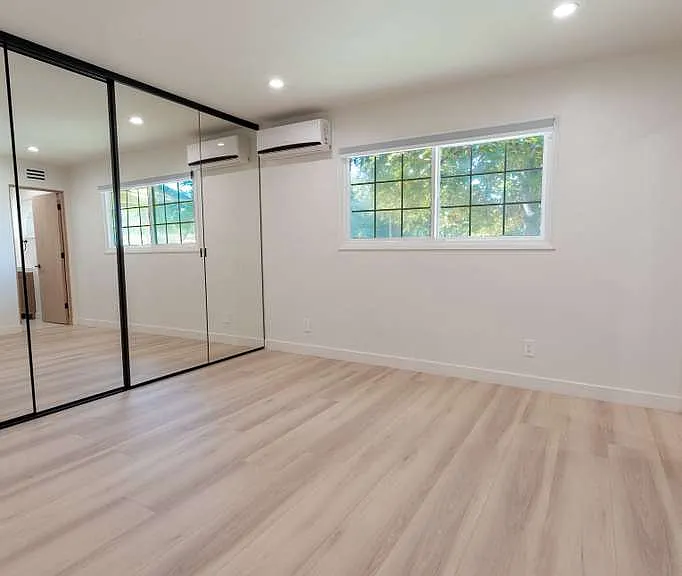 23001 Vanowen St — Photo 14