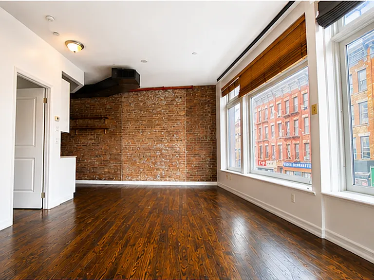845 Manhattan Ave #2 — Photo 4