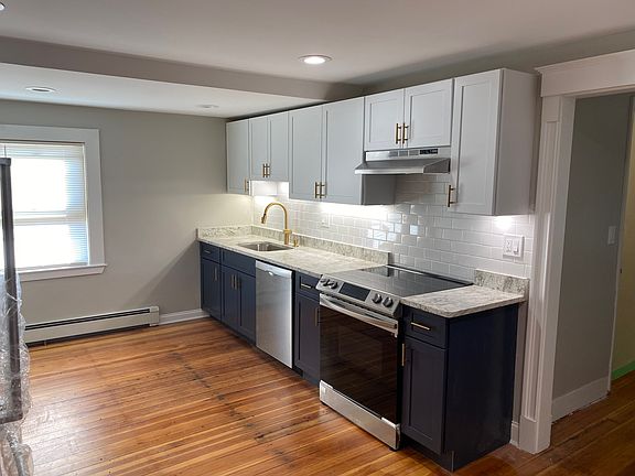 2nd image of 223 Park Rd #3