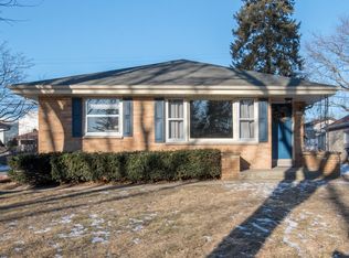 3325 N 107th St, Wauwatosa, WI 53222