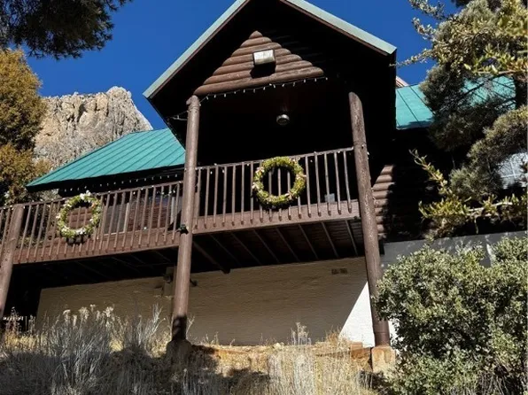 302 Kris Kringle Rd, Mount Charleston, NV 89124
