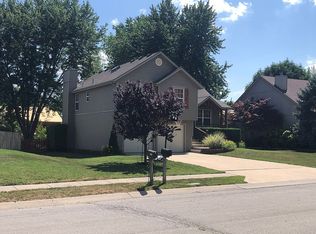203 E Foxwood Dr, Raymore, MO 64083