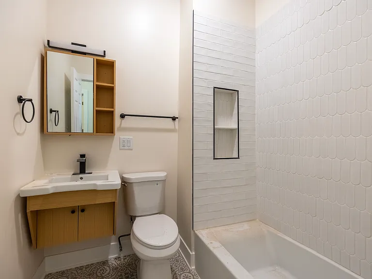 1738 N California Ave #1 — Photo 7