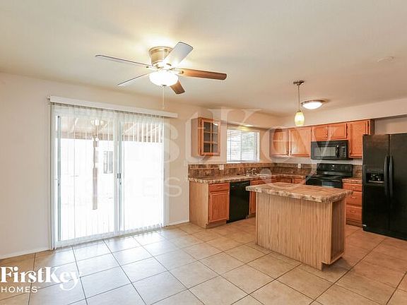 5th image of 717 E Cornell Dr