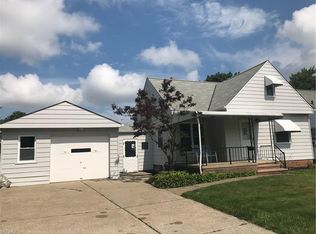 4422 Woodway Rd, Parma, OH 44134