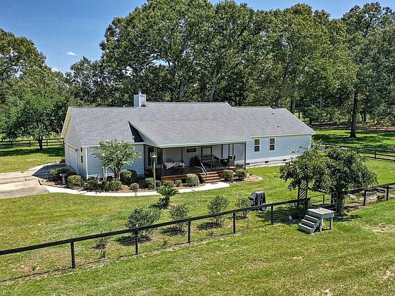 2nd image of 164 Wisteria Dr