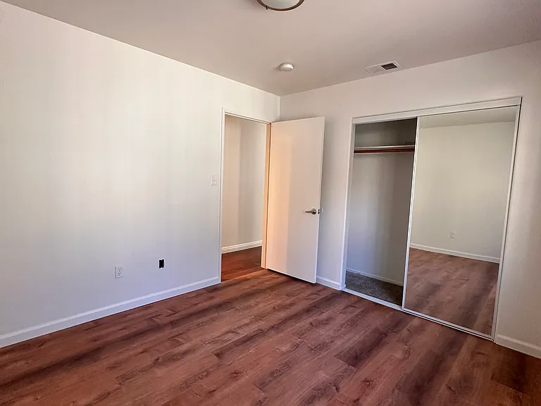 1827 N Mariposa Ave — Photo 7