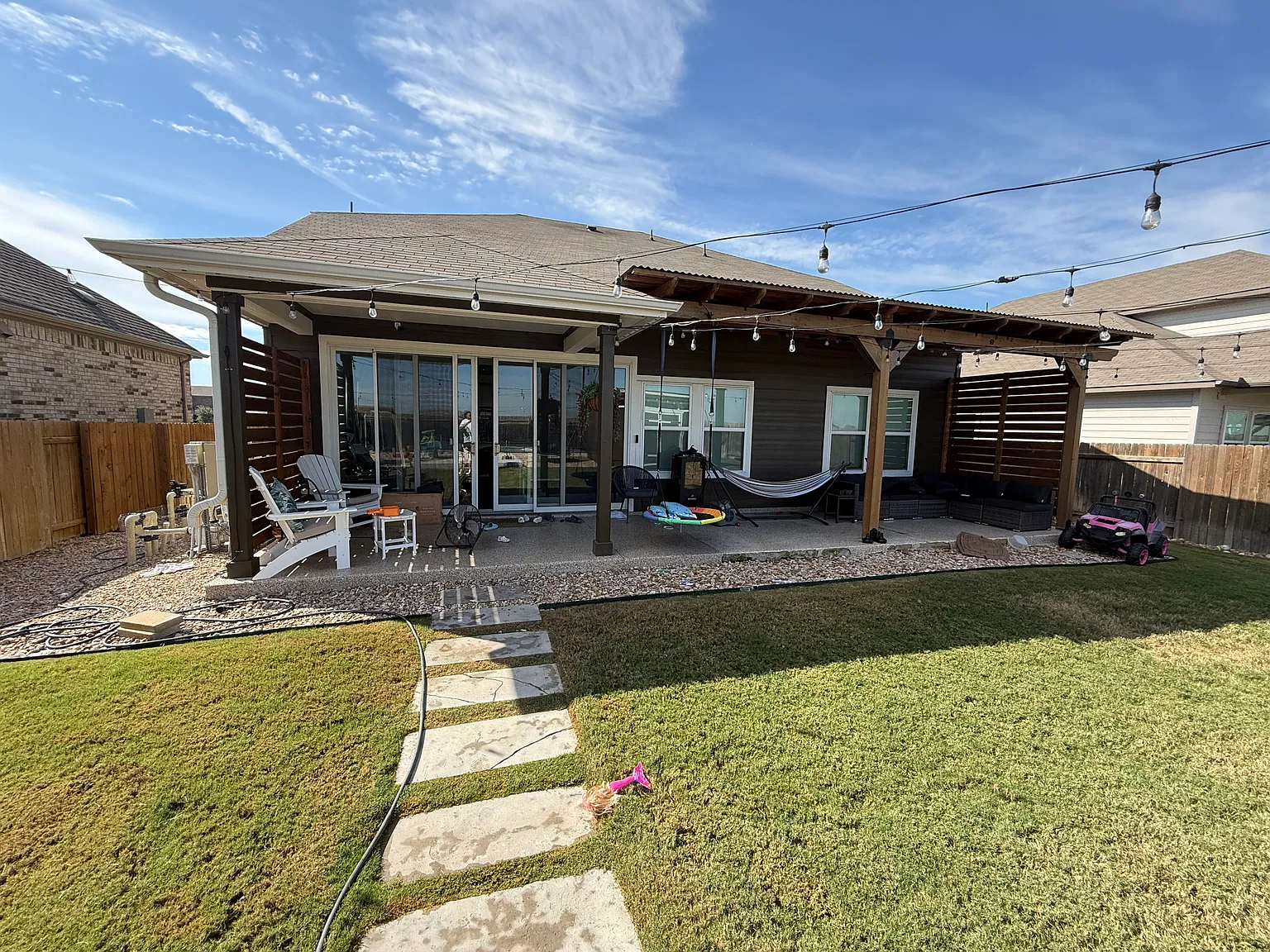 5 bed, 3276 sqft, $3,500 — Photo 2