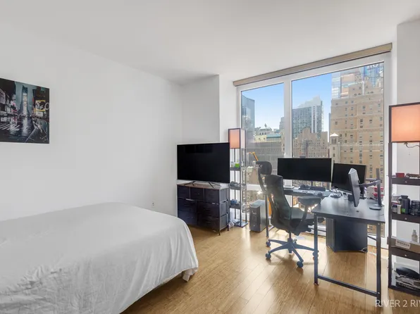 247 West 46th Street image 6 of 11