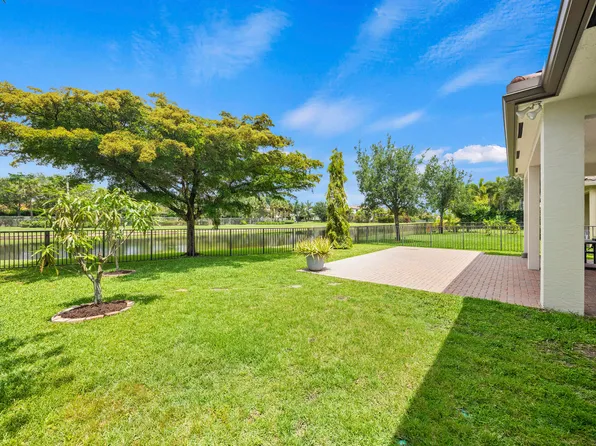 2101 Belcara Court, Royal Palm Beach, FL 33411
