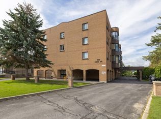 649 Davis Dr #405, Kingston, ON K7M8J3