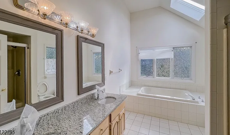 9 Collins Dr — Photo 17