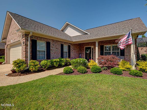 3rd image of 918 Spicebush Drive