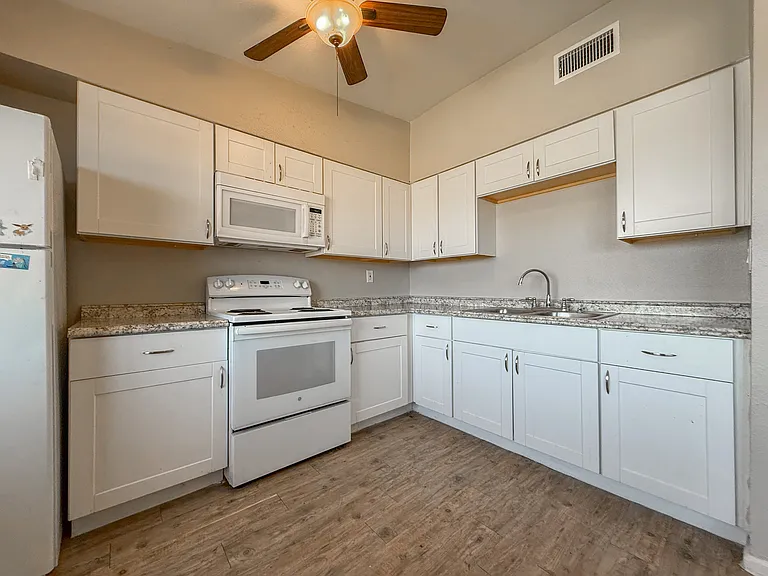 2115 W Devonshire Ave, Phoenix Az — Photo 10