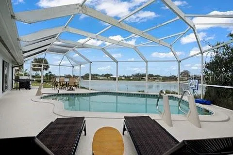 3 bed, 2.0 bath, 1655 sqft, $3,500 — Photo 3