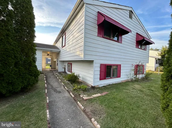 235 Lafayette Ave, Pemberton, NJ 08068