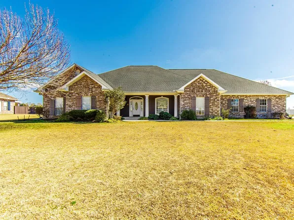135 Chateau Dr, Lockport, LA 70374