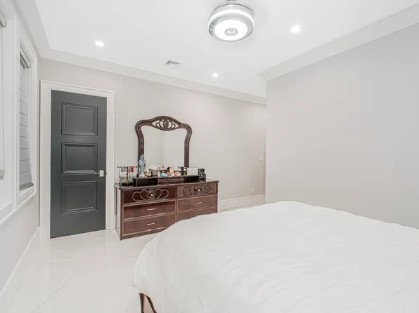 166 Providence Street image 19 of 40