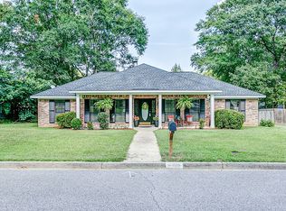1235 Richmond Ct, Mobile, AL 36695