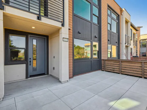 10330 Elm Cir, Saratoga, CA 95070