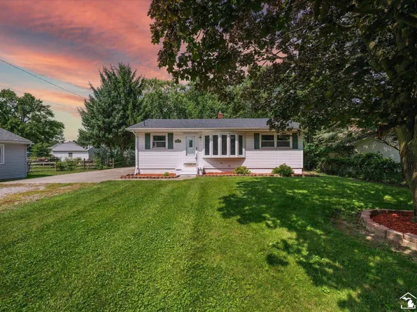 5148 Plum Creek Dr, Monroe, MI 48161
