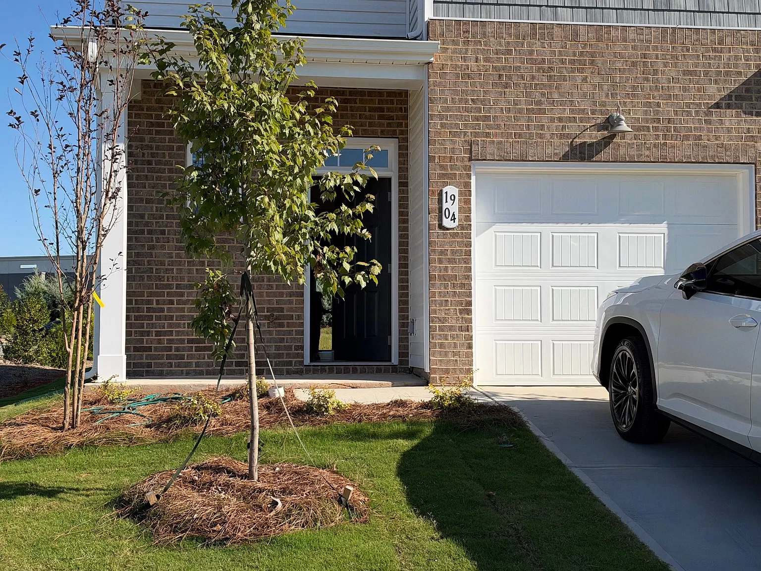 3 bed, 2.5 bath, 1690 sqft, $1,895 — Photo 2