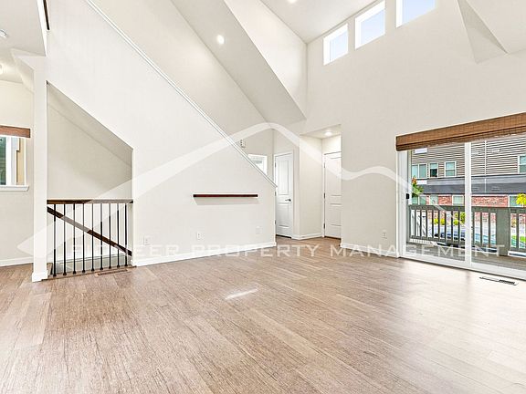 3rd image of 2883 S Fox St