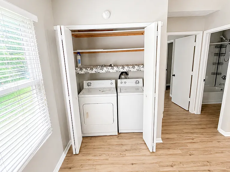 6411 Hunters Creek Blvd — Photo 2