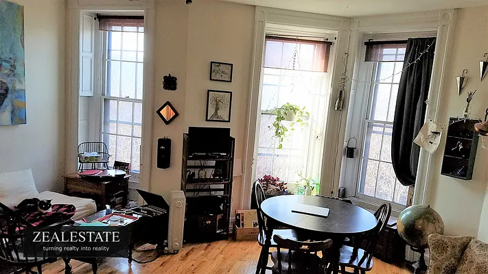 Rented by ZealEstate Group Inc | media 22