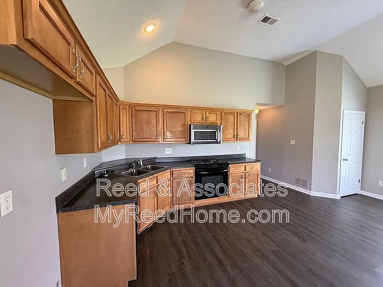 5066 Delaney Valley Ln — Photo 3