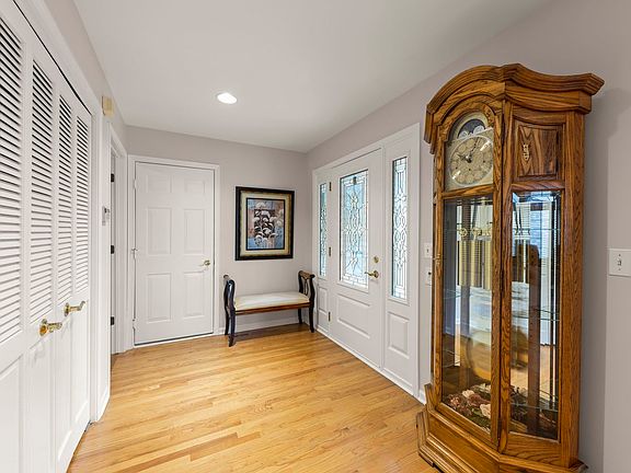 3rd image of 8810 Berkley Ct