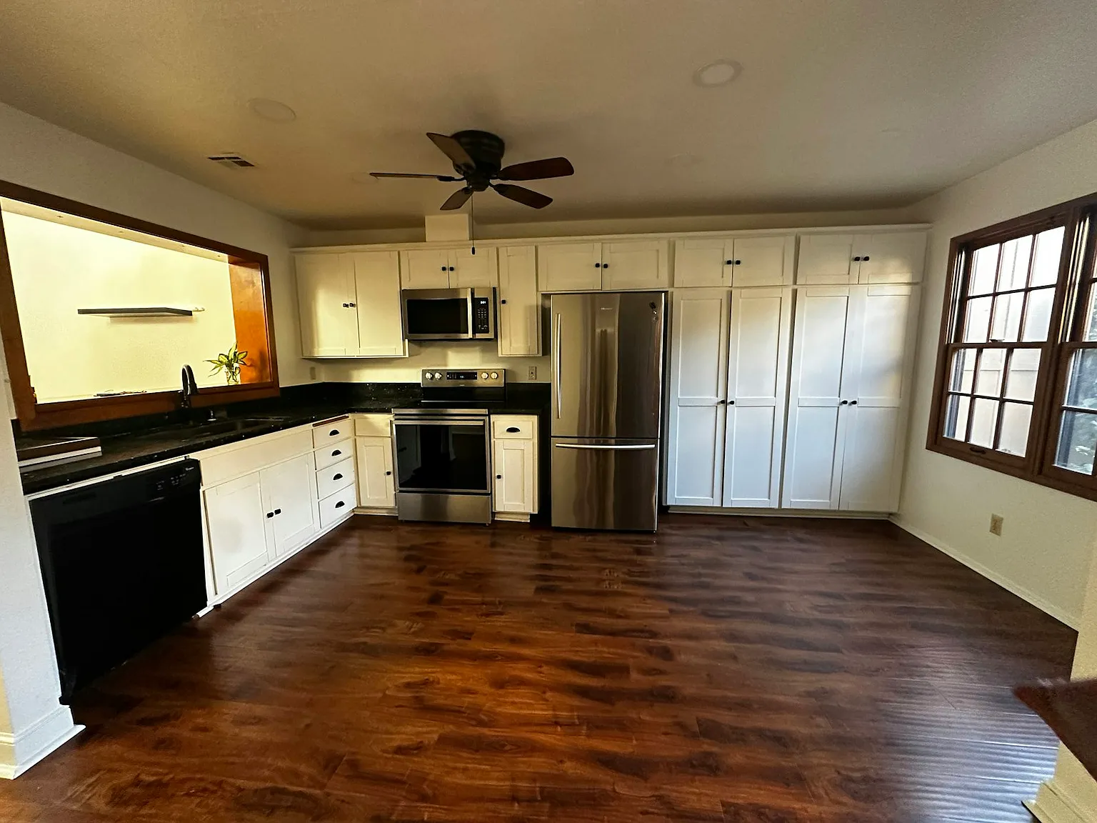 8555 Circle R Course Ln — Photo 2
