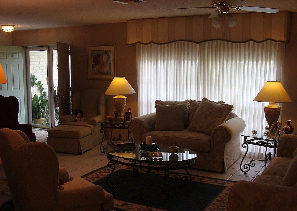 Livung room and foyer