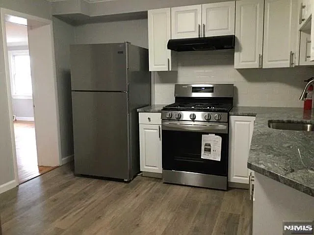 3 bed, 1200 sqft, $2,950 — Photo 4